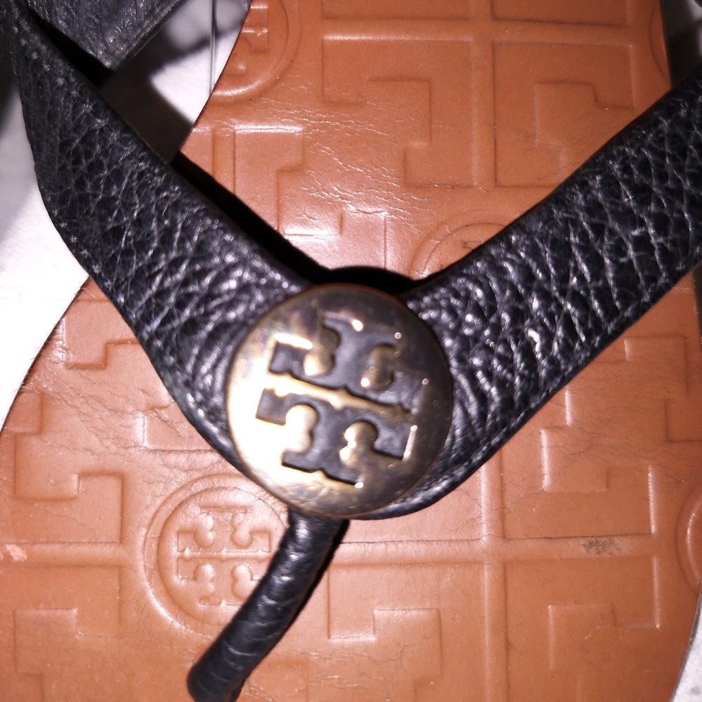 Tory Burch Thora Black thong sandals. Sz 6 - Picture 2 of 6